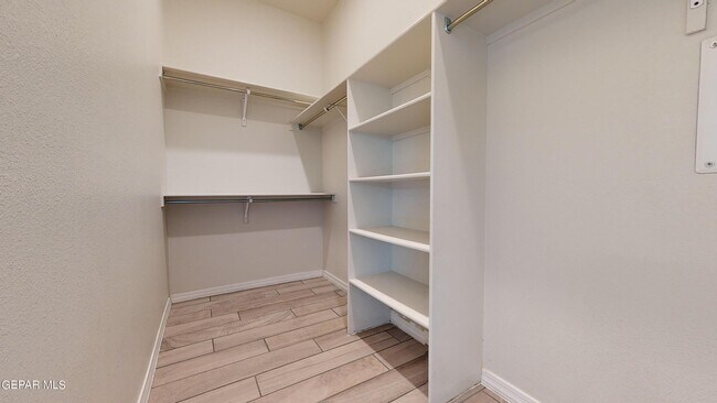 Building Photo - 500 La Entrada Cir