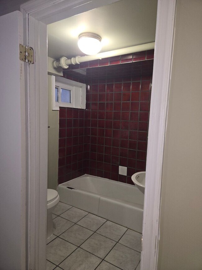 Building Photo - 103 S Madison St