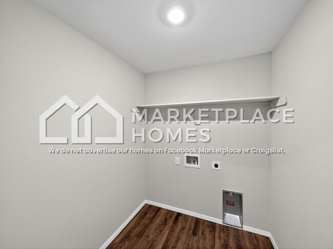 Building Photo - 23198 S Mae Dr