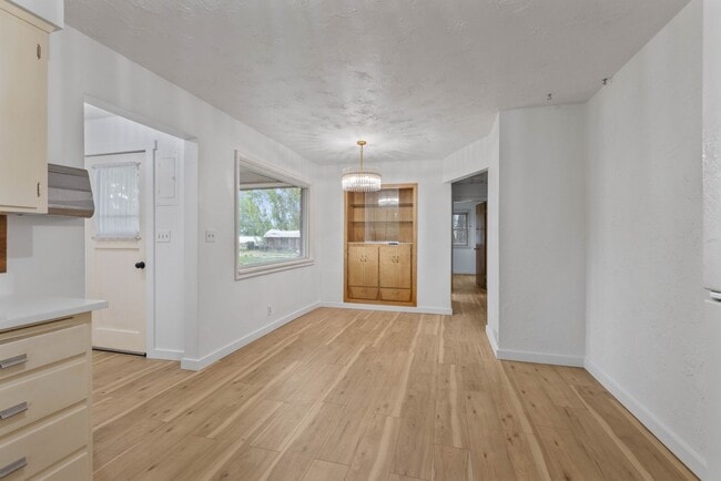 Building Photo - $300 off first month for February move-ins - Charming Country Retreat in Saint Anthony, ID