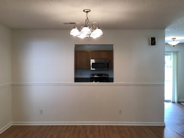 Building Photo - 323 Aberdeen Cir