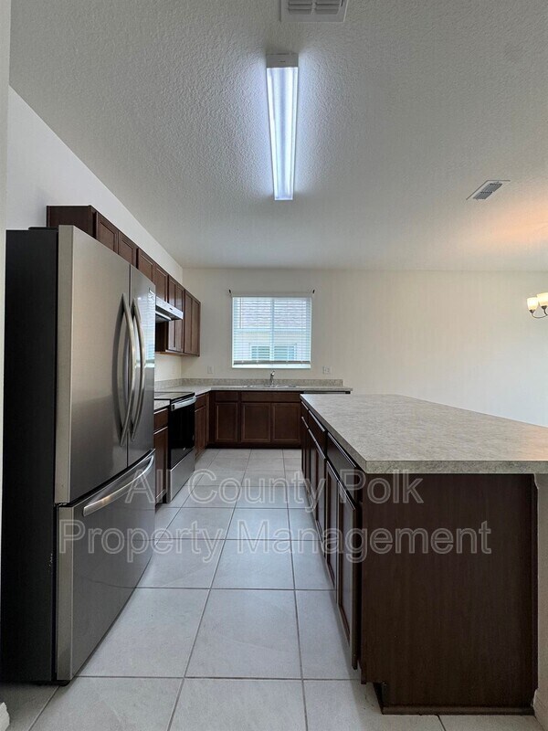 Building Photo - 7163 Cruz Ct