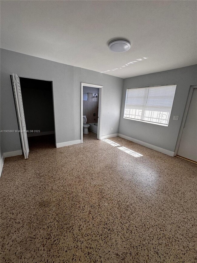 Building Photo - 175 NW 17th Pl