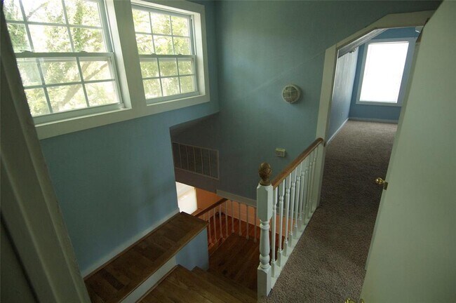 Building Photo - 1107A W 22nd St