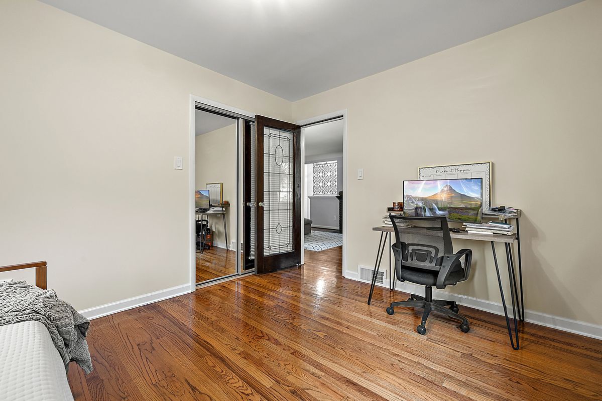 Building Photo - 2432 Hawkins Ave