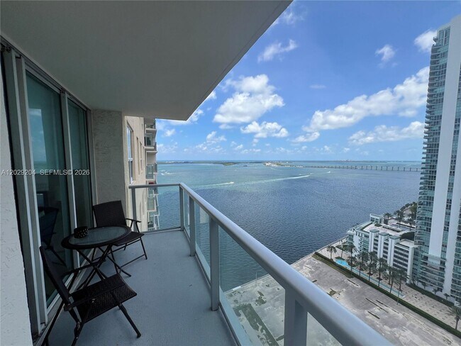 Building Photo - 1155 Brickell Bay Dr