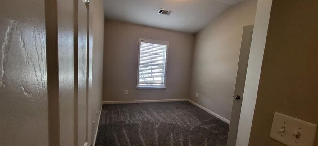 Building Photo - 45 Newnan Lakes Dr
