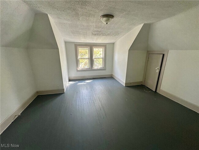 Building Photo - 3540 E 154th St