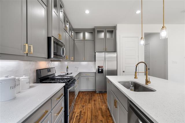 Building Photo - 907 St George Pl