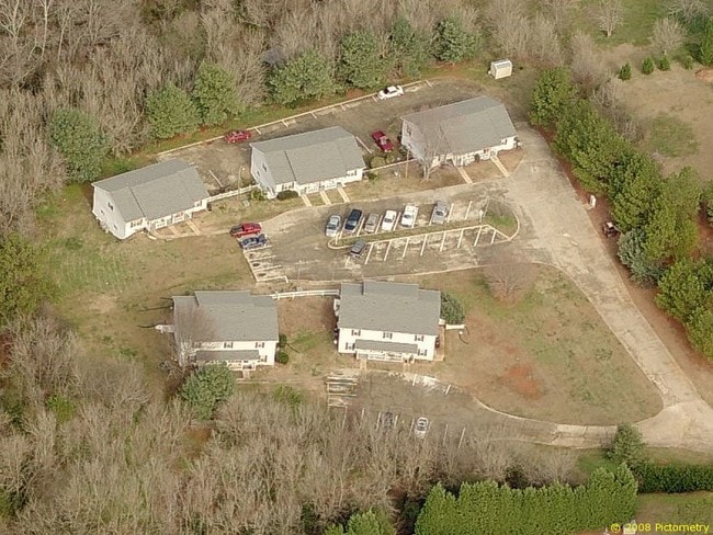  - Country Manor Apartments