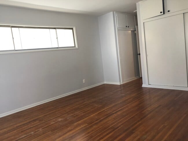 #2studio living - 848 5th St Santa Monica, CA 90403
