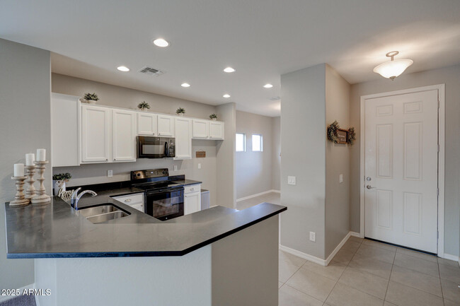 Building Photo - 42027 N Wollemi St