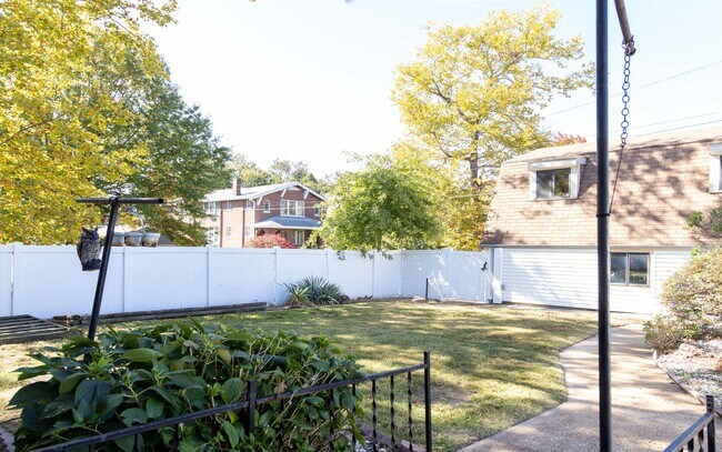 Building Photo - 5825 S Grand Blvd