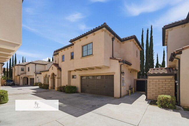 Building Photo - Beautiful Mediterranean Luxury Home in Exclusive Gated Villa Sierra, Arcadia