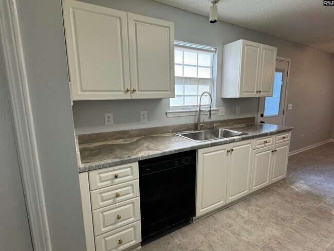 Building Photo - 143 Bradstone Rd