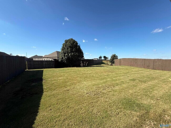 Building Photo - 16205 Glenncrest Ln