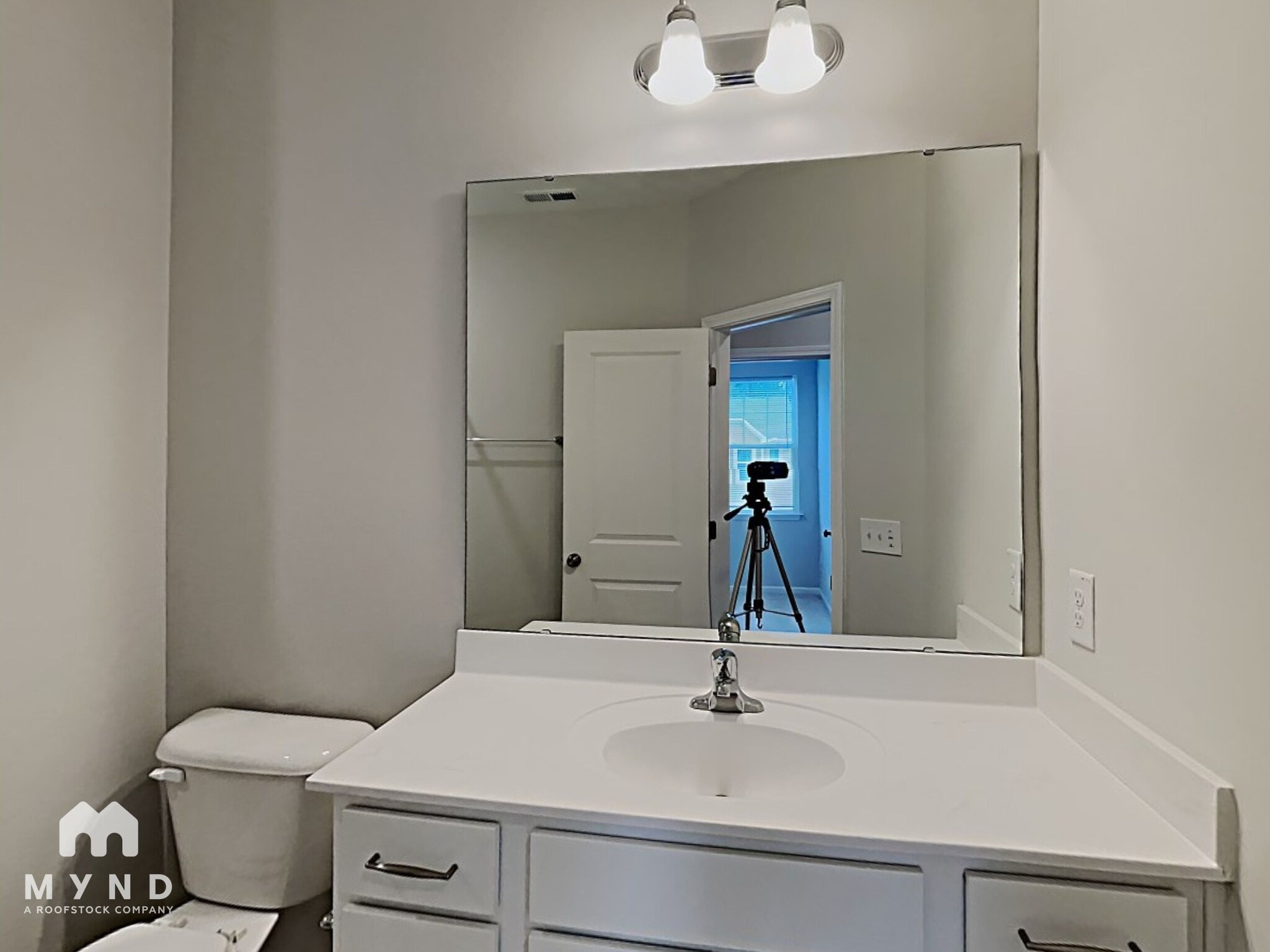 Building Photo - 1236 Commack Dr