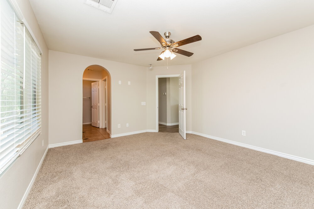 Building Photo - 5305 N Santa Fe Heights St