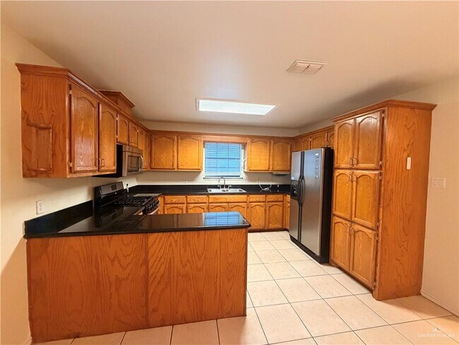 Building Photo - 13 E Pine Creek