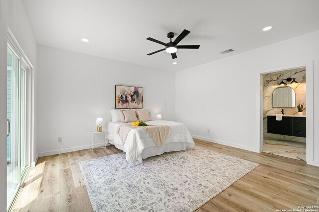 Building Photo - 420 Dreiss St