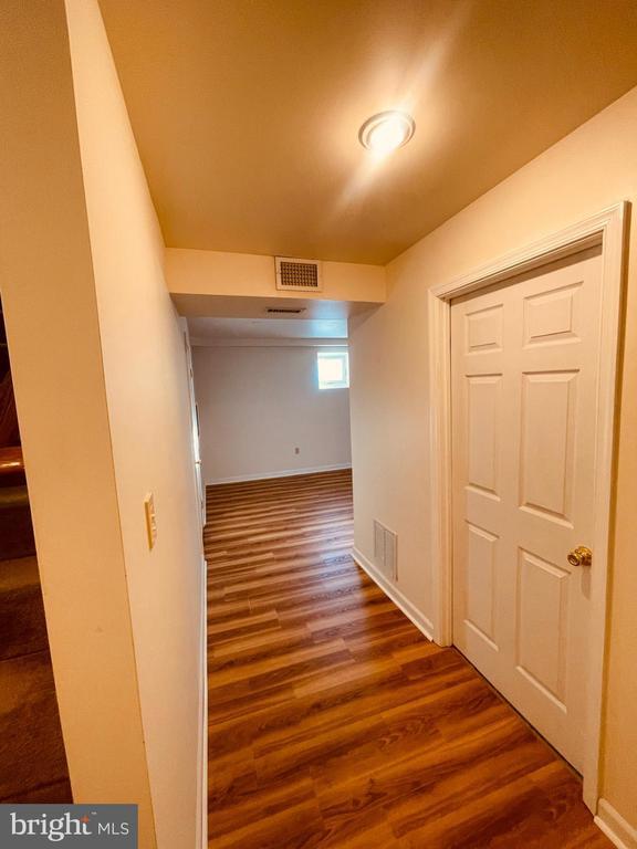 Building Photo - 404 Navaho Dr