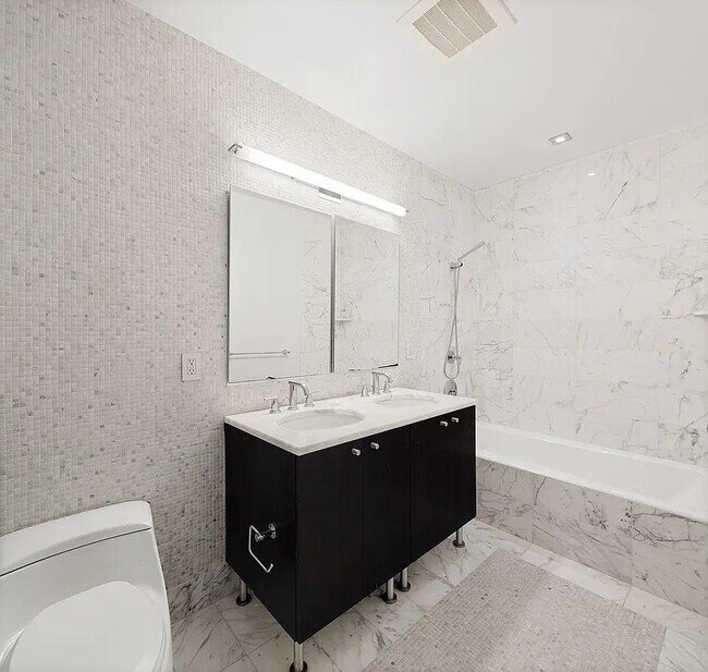 Building Photo - 2 bedroom in Long Island City NY 11101