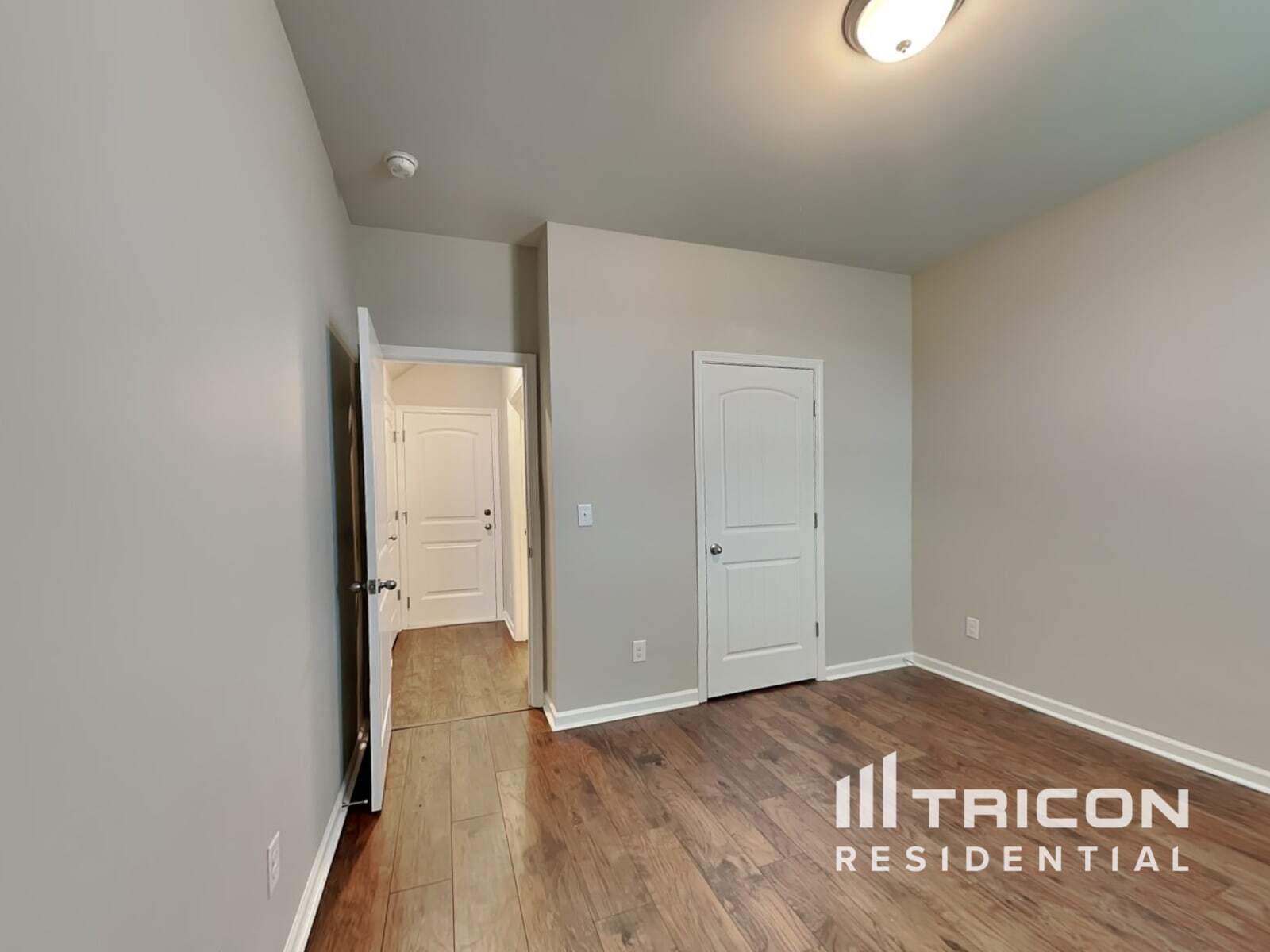 Building Photo - 832 Foxdale Dr