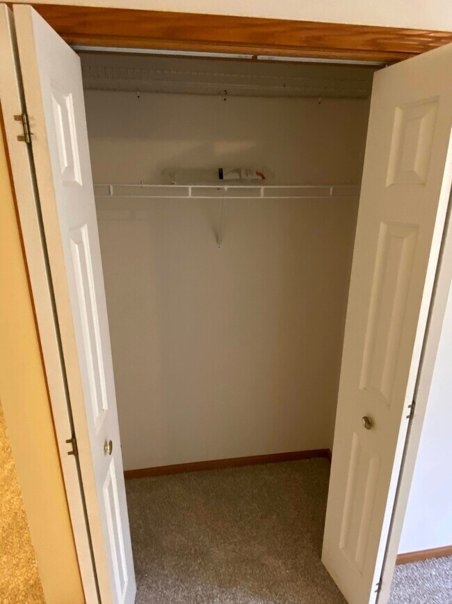 Building Photo - 3804 Creek Hill Dr