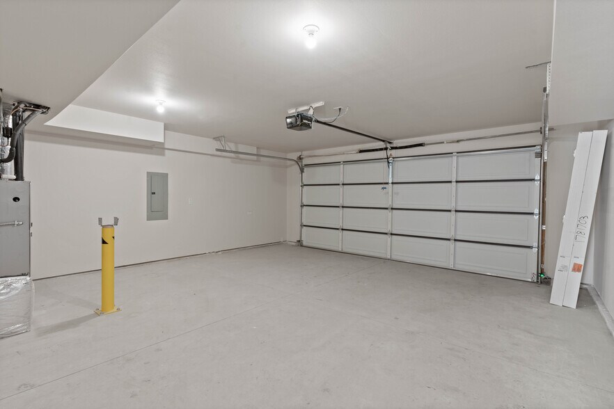 Building Photo - 9109 W Winona Rd