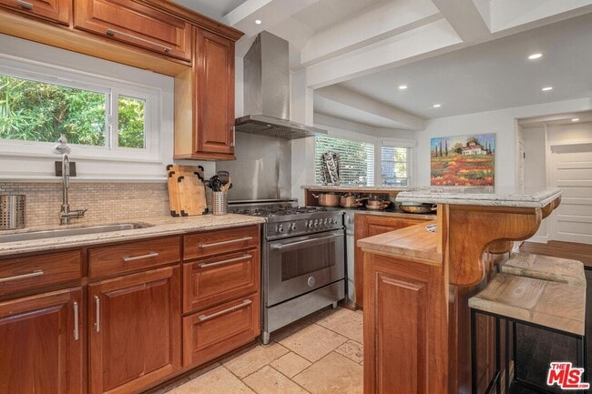 Building Photo - 38 19th Ave