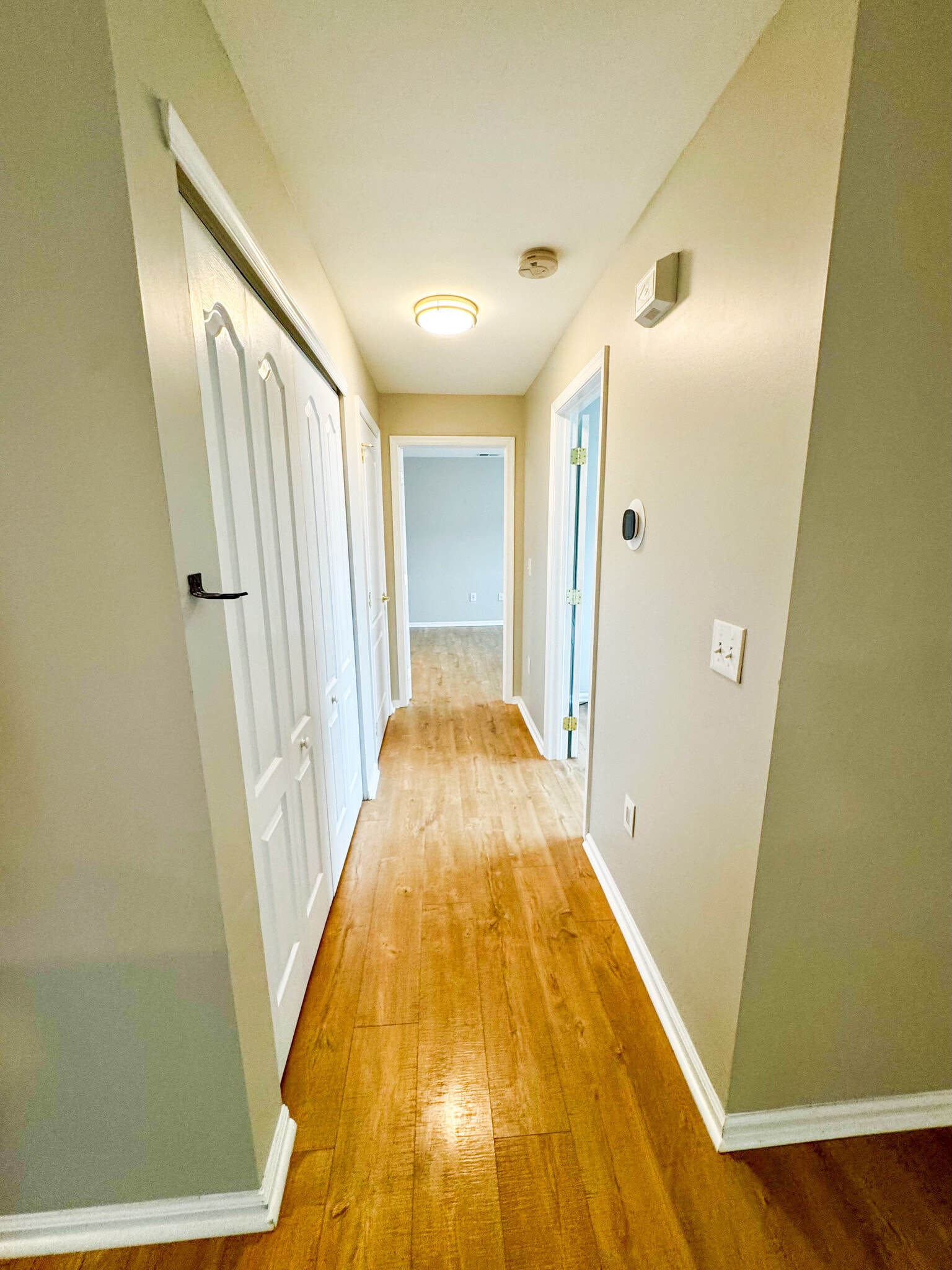 Building Photo - 136 Lionheart Ln