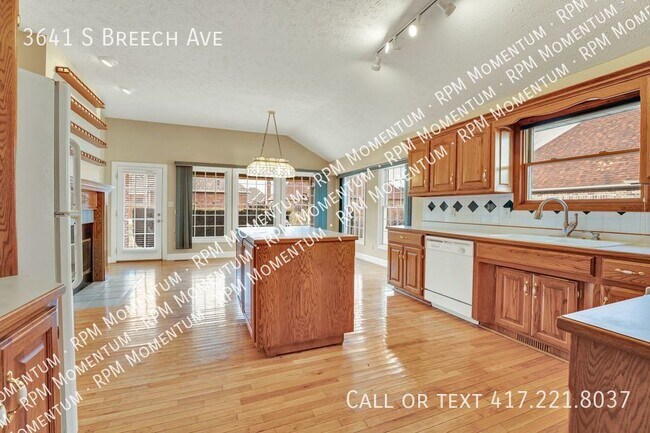 Building Photo - Chesterfield Village 3 Bedroom 2 Bath 2 Ca...