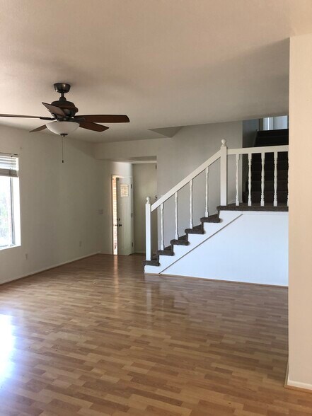 Building Photo - 2715 S Cottonwood