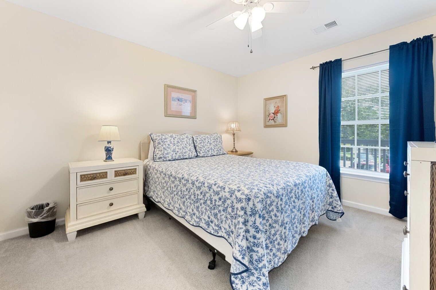 Building Photo - 719 Blue Stem Dr