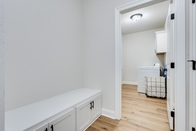 Building Photo - 104 Claystone Rd