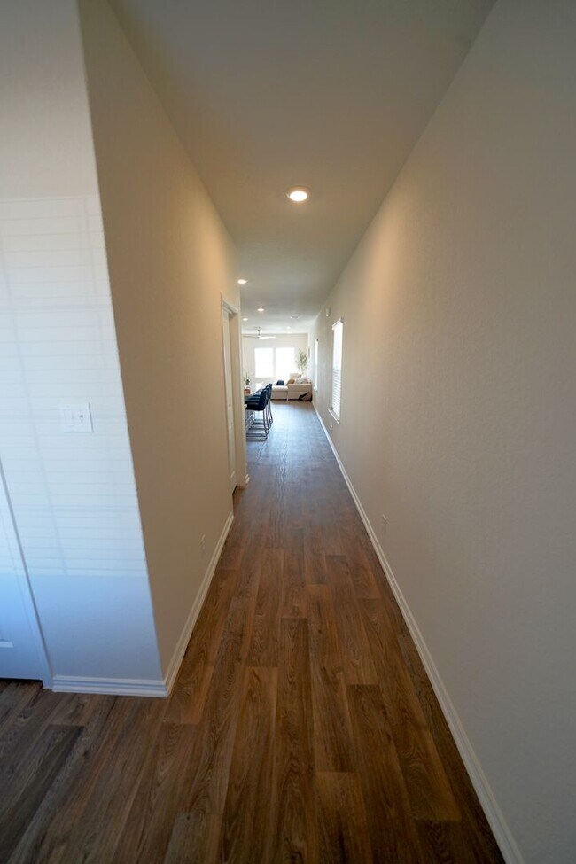 Building Photo - Like-New Home in Applewood Neighborhood. Realtor Commission: $600