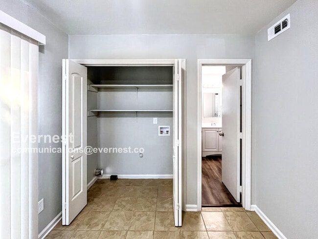Building Photo - 4632 Captain Jack Cir