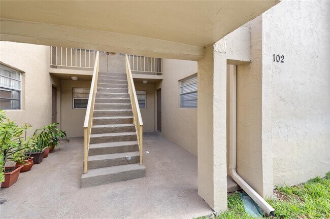 Building Photo - 11101 Royal Palm Blvd