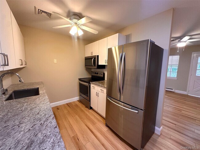 Building Photo - 312 Woodbridge Dr