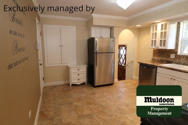 Building Photo - Lovely Sunset Park Rancher with Basement. ...