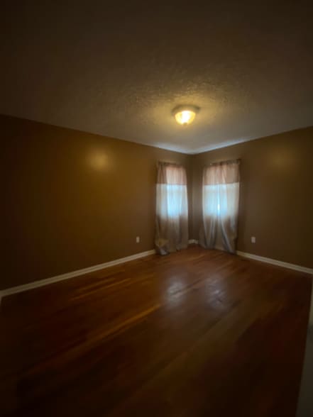 Building Photo - 502 Rock Rd