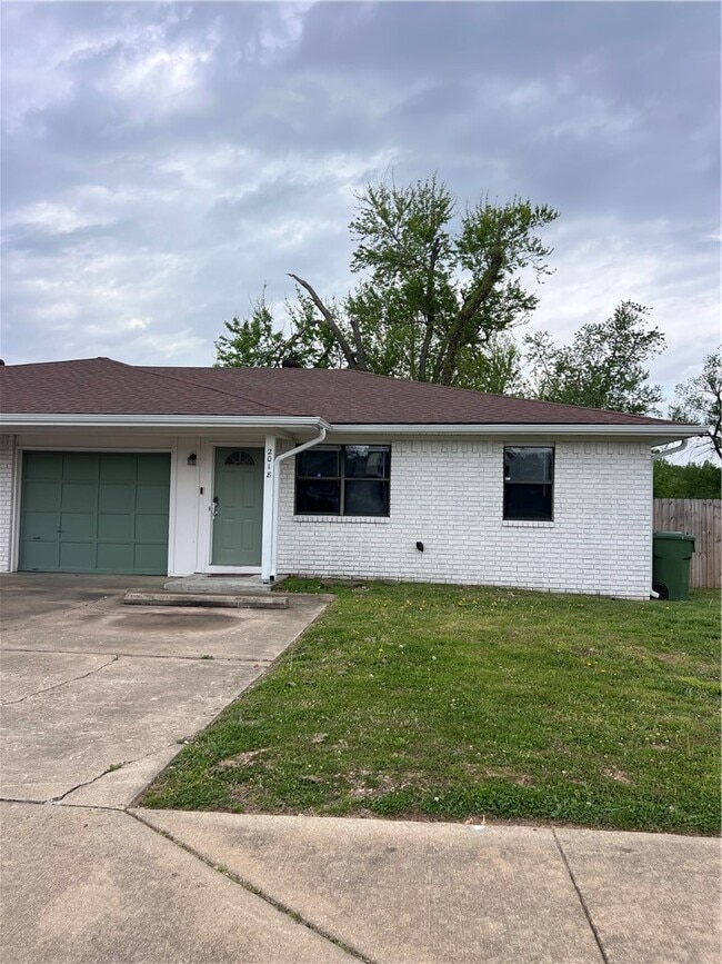 Building Photo - 2018 W Olive St