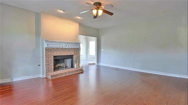 Building Photo - 2717 Mt Carmel Rd