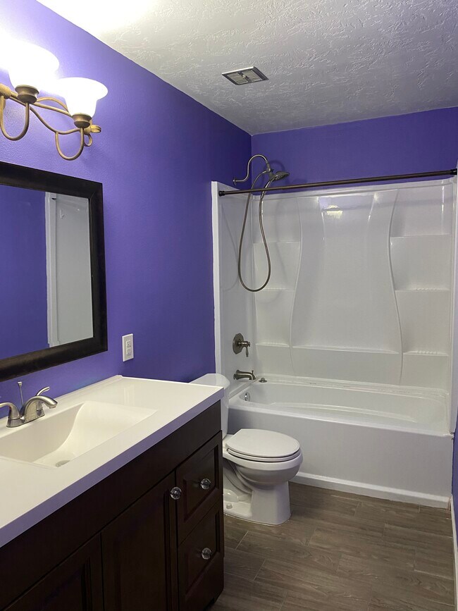 Building Photo - 6604 Montauk Dr