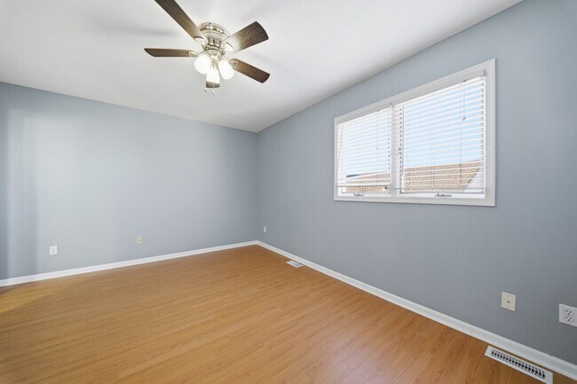 Building Photo - 824 W Ocean View Ave