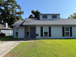 Building Photo - 133 Village Cir