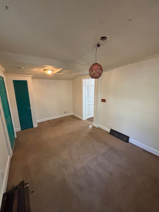 Building Photo - Simple 1BR/1BA Home Only $795/Month