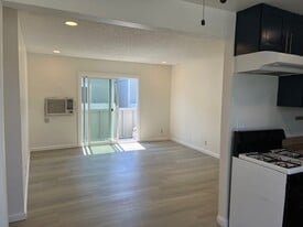 Building Photo - 1651 Sutter St