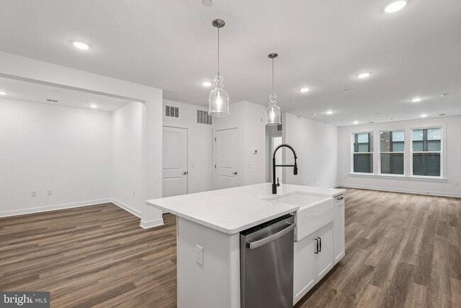 Building Photo - 21731 Dovekie Ter