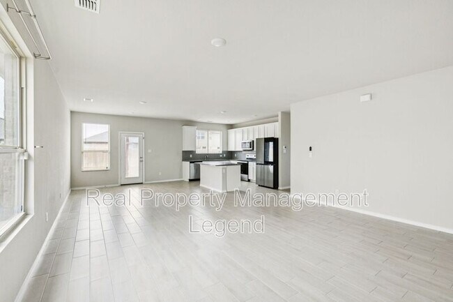 Building Photo - 968 Ravenwood Ln